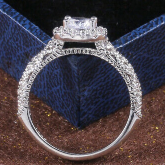 NEW Gorgeous 925 Sterling Silver Ring - Picture 5 of 12